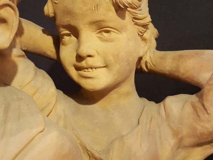 Scultura in terracotta-bimbi-spensierati-800 - Antichità Ioviero