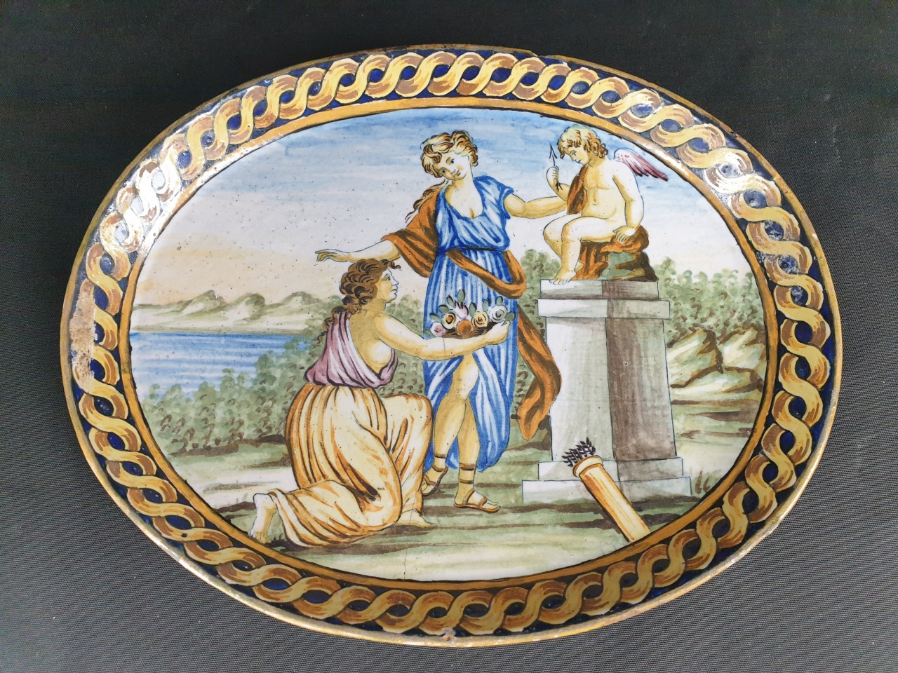 Piatto ovale in ceramica decorata - Antichità Ioviero