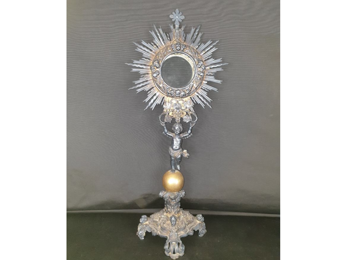 Ostensorio in argento cesellato e sbalzato 1698 - Antichità Ioviero