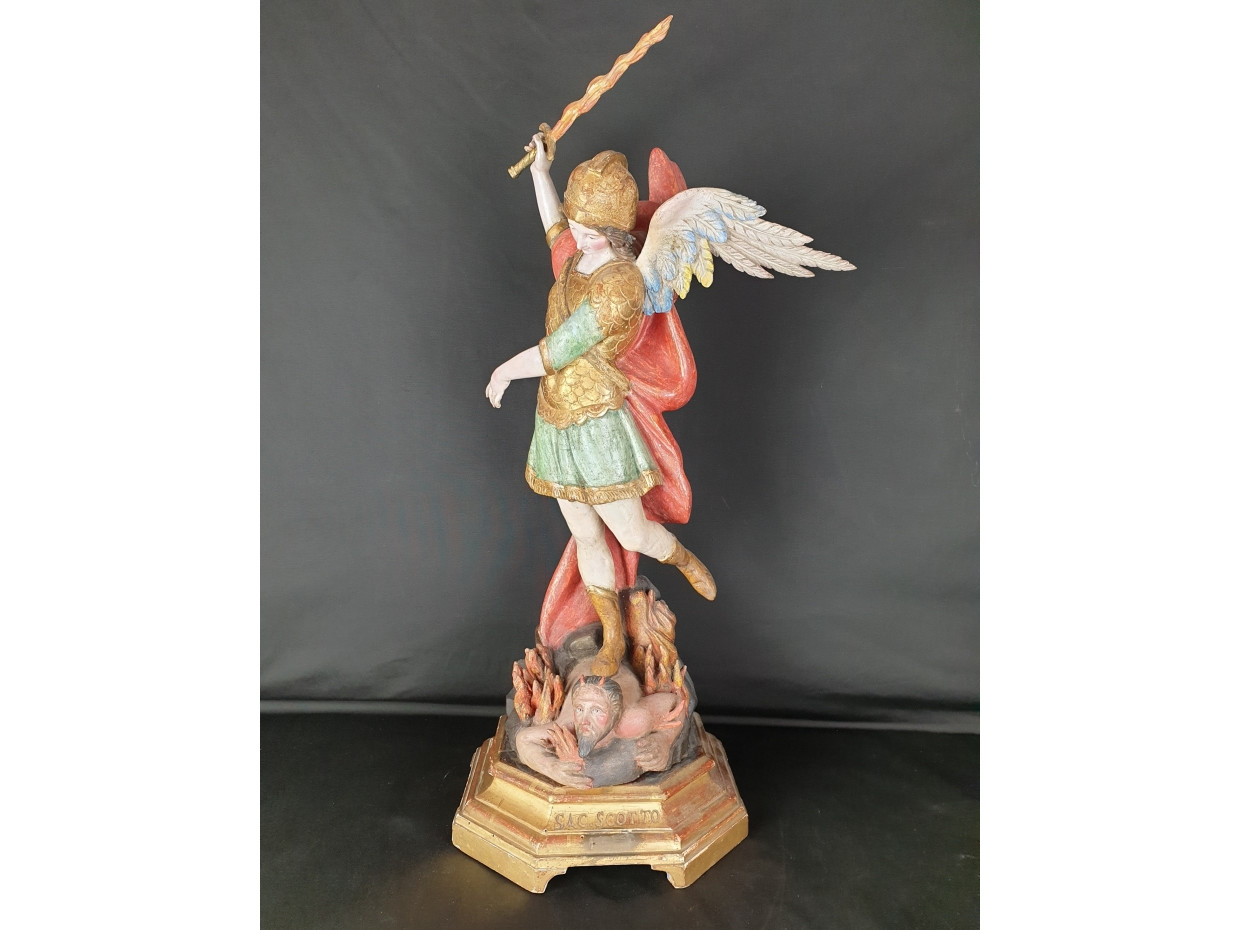 Scultura lignea di San Michele Arcangelo - Antichità Ioviero