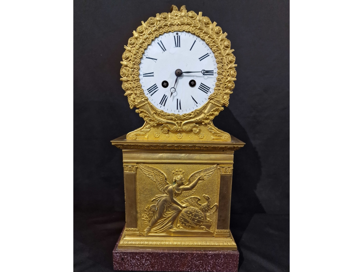 orologio francese in bronzo dorato. - Antichità Ioviero