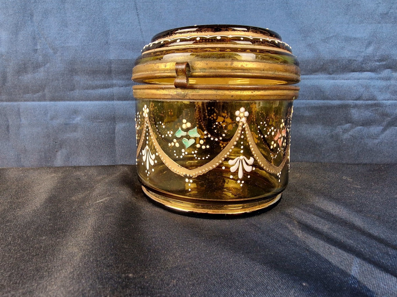 Scatola in vetro decorata con smalti - Antichità Ioviero